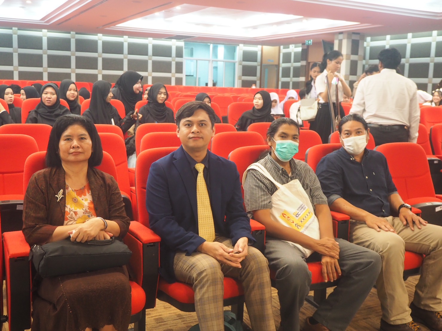 นิทรรศการโครงการความร่วมมือ การแสดงผลงานศิลปะของนิสิตศิลปศึกษา ปีการศึกษา 2566