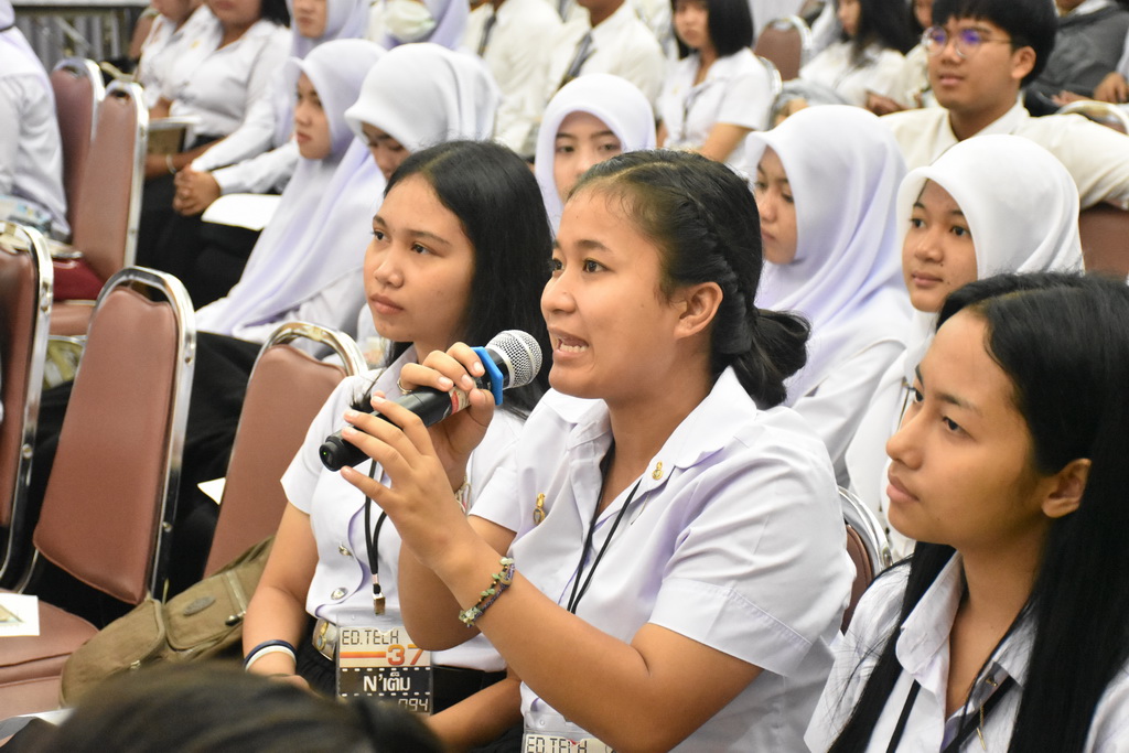 กิจกรรม Life is Learning : ชีวิตคือการเรียนรู้ การนำเสนอผลงานนิสิตสาขาวิชาเทคโนโลยีและสื่อสารการศึกษา (วันที่ 14 พฤศจิกายน 2560)