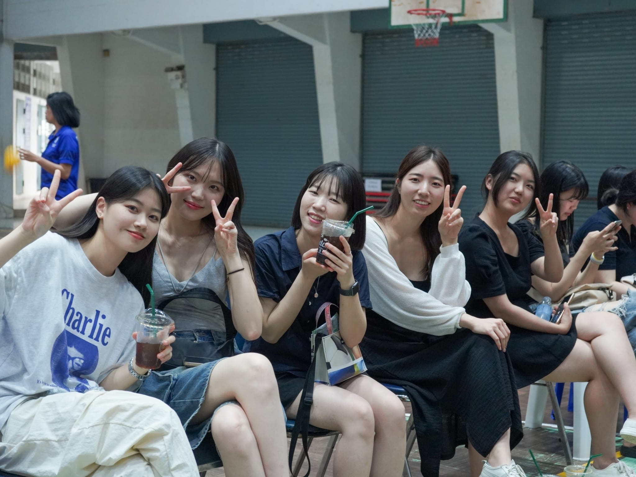 นักศึกษา​ MYONGJI​ University​ Korea ชมการสาธิต​การเล่นเซปักตะกร้อ​ โดยนิสิต​สาขาวิชา​พลศึกษา​และ​สุขศึกษา​