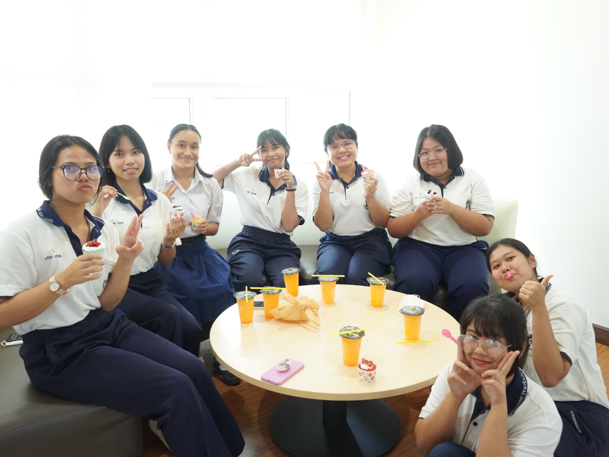 นักศึกษา MYONGJI​ University​ Korea ร่วมกับคณะศึกษาศาสตร์ จัดกิจกรรมการเรียนรู้ให้กับนักเรียน รร.วรนารีเฉลิม