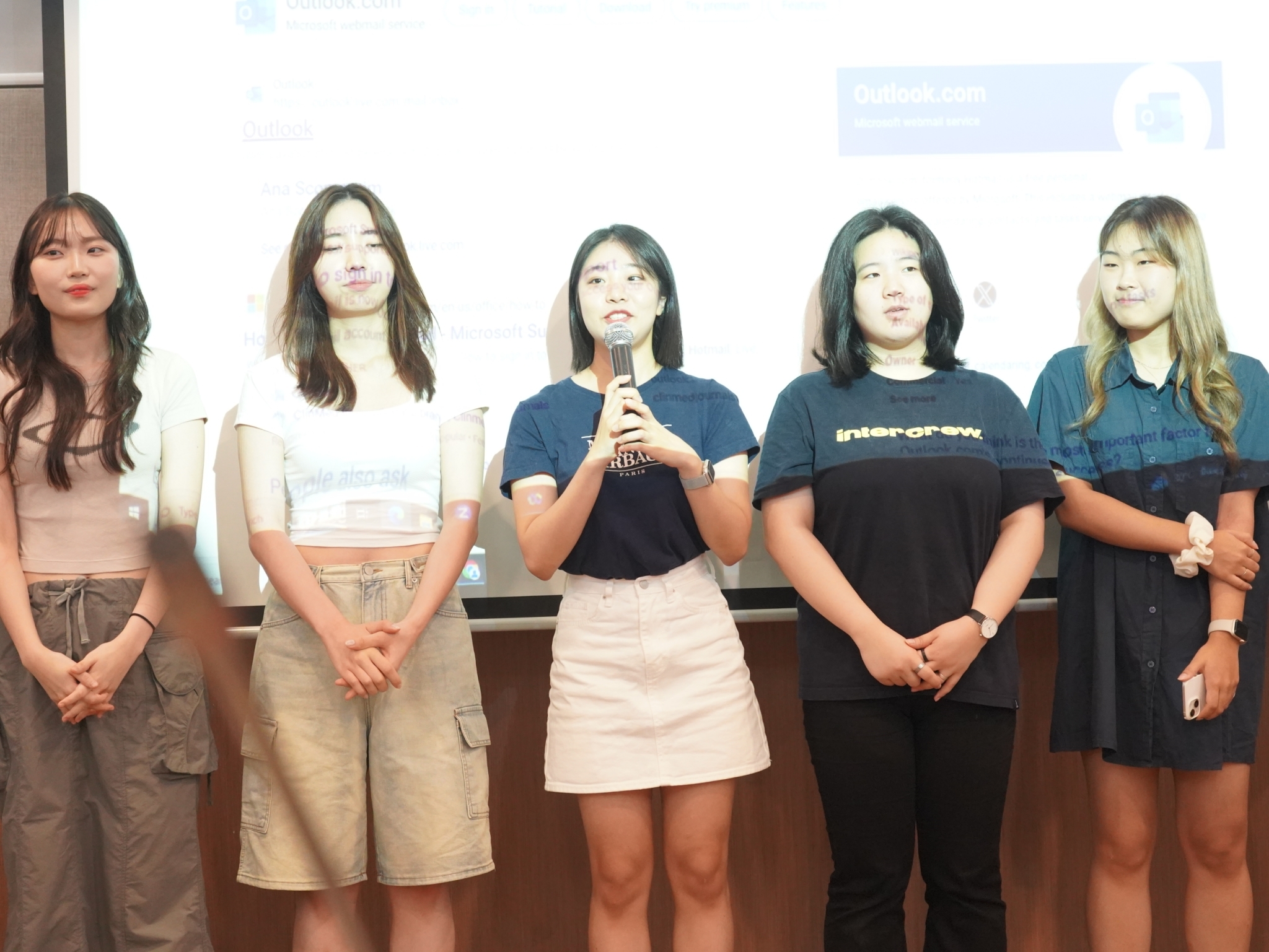 นักศึกษา MYONGJI​ University​ Korea ร่วมกับคณะศึกษาศาสตร์ จัดกิจกรรมการเรียนรู้ให้กับนักเรียน รร.วรนารีเฉลิม