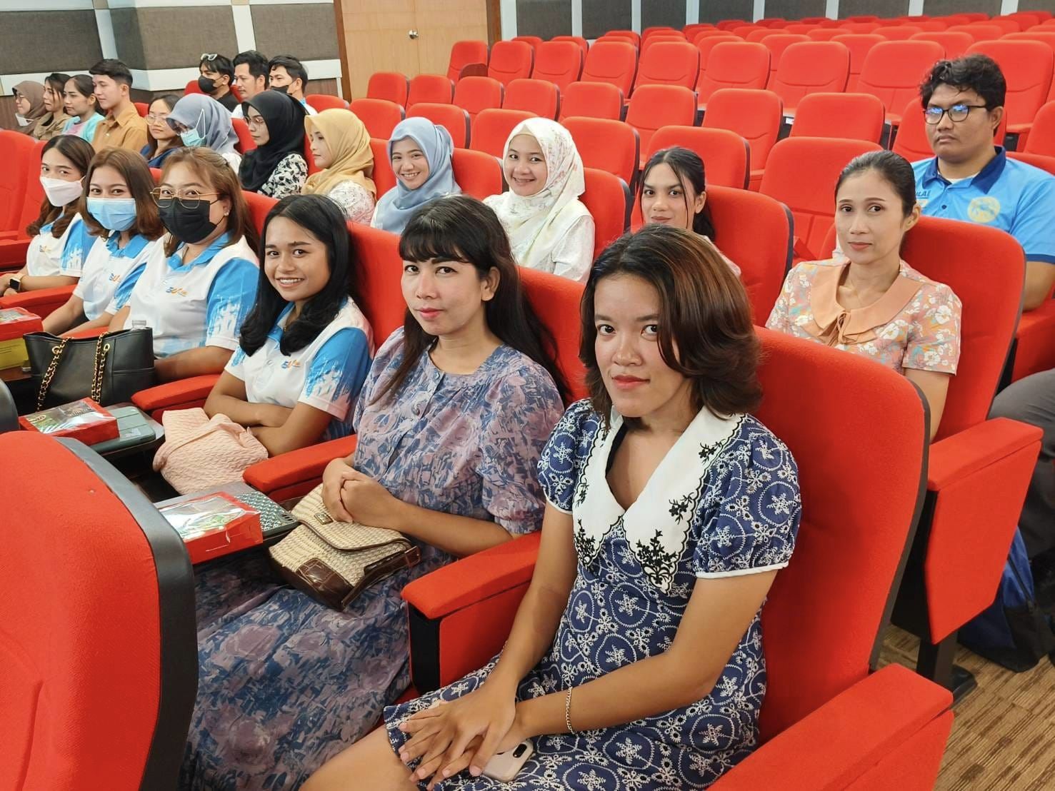 อบรมเชิงปฏิบัติการ  "การ​จัดการ​เรียน​รู้เชิงรุก"  (Active Learning) โดย นางสุนันทา สุวรรณ​ะ