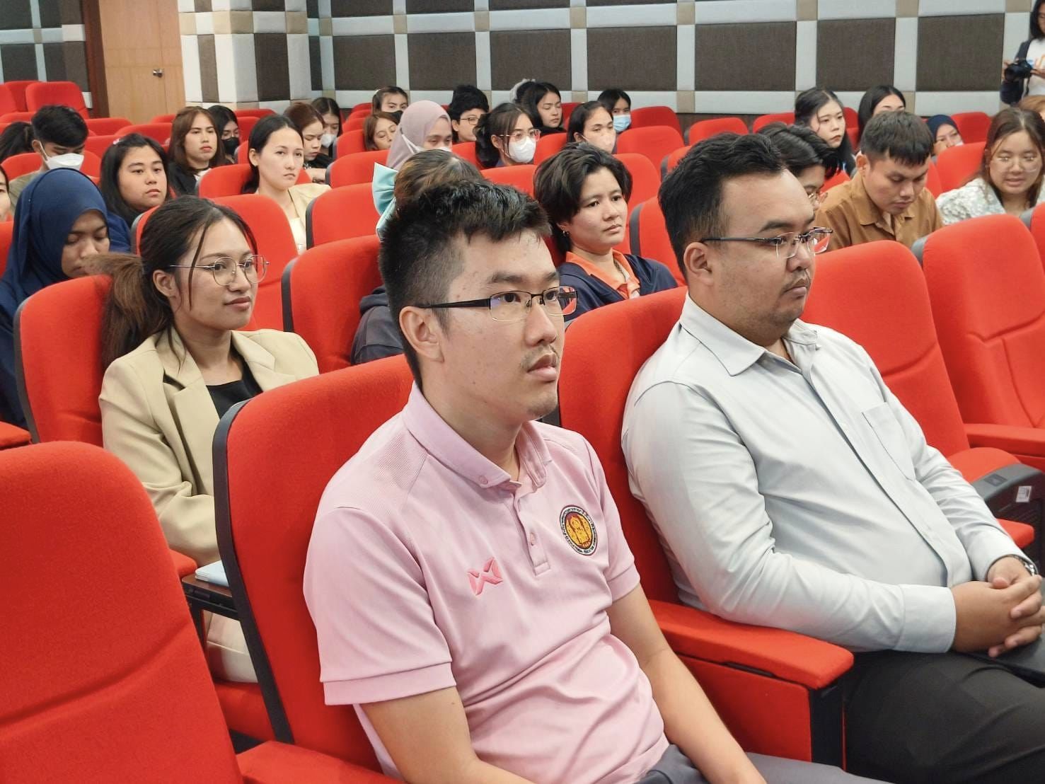 อบรมเชิงปฏิบัติการ  "การ​จัดการ​เรียน​รู้เชิงรุก"  (Active Learning) โดย นางสุนันทา สุวรรณ​ะ