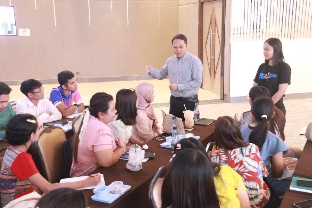 ตัวแทนคณะศึกษา​ศาสตร์  เข้าร่วมโครงการ​สัมมนา​ครูพัฒนา​ท้องถิ่น ระยะเข้า​สู่วิชาชีพ​ (Introduction Period) รุ่นที่​ 7​