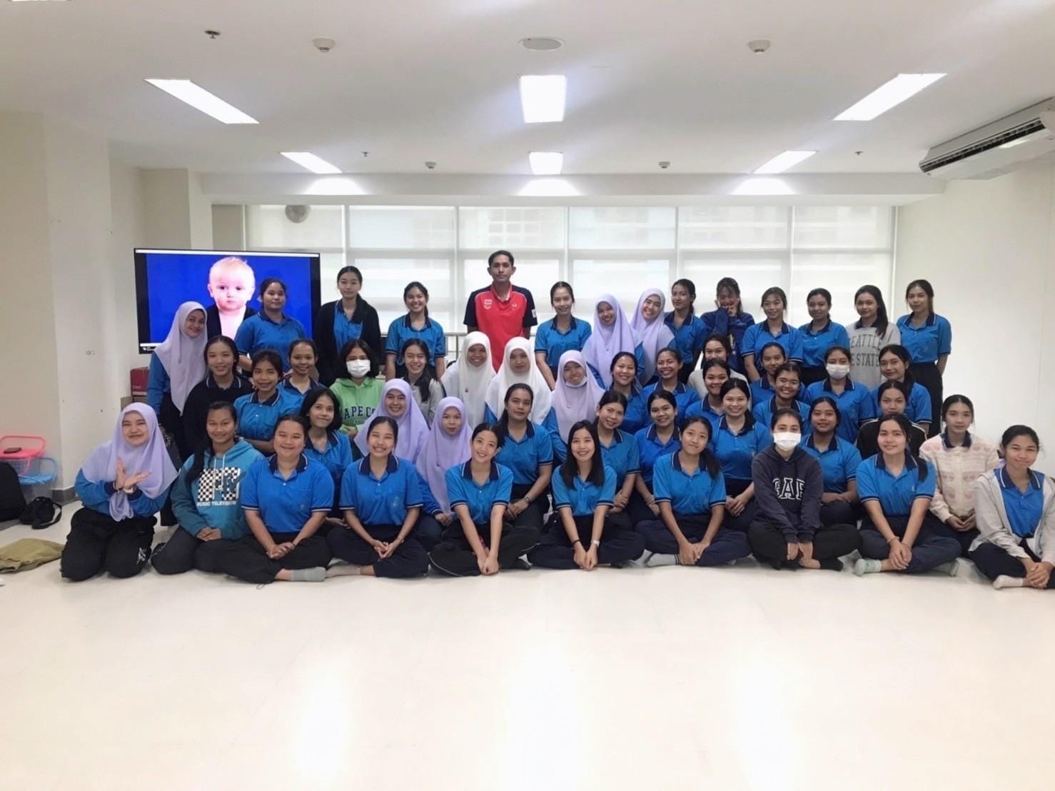 การจัดประสบการณ์ด้านร่างกายและการเคลื่อนไหวสำหรับเด็กปฐมวัย ให้กับนิสิตหลักสูตรการศึกษาบัณฑิต สาขาวิชาการศึกษา วิชาเอกการศึกษาปฐมวัย
