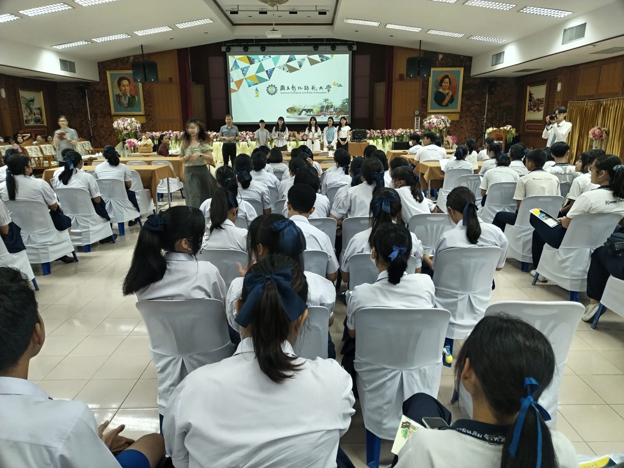 คณะศึกษา​ศาสตร์​ มหา​วิทยาลัย​ทักษิณ​ ร่วมกับโรงเรียน​ วรนารีเฉลิม​ สงขลา จัดกิจกรรม​แลกเปลี่ยน​เรียนรู้​ทางวิชาการ ให้กับนักเรียน​