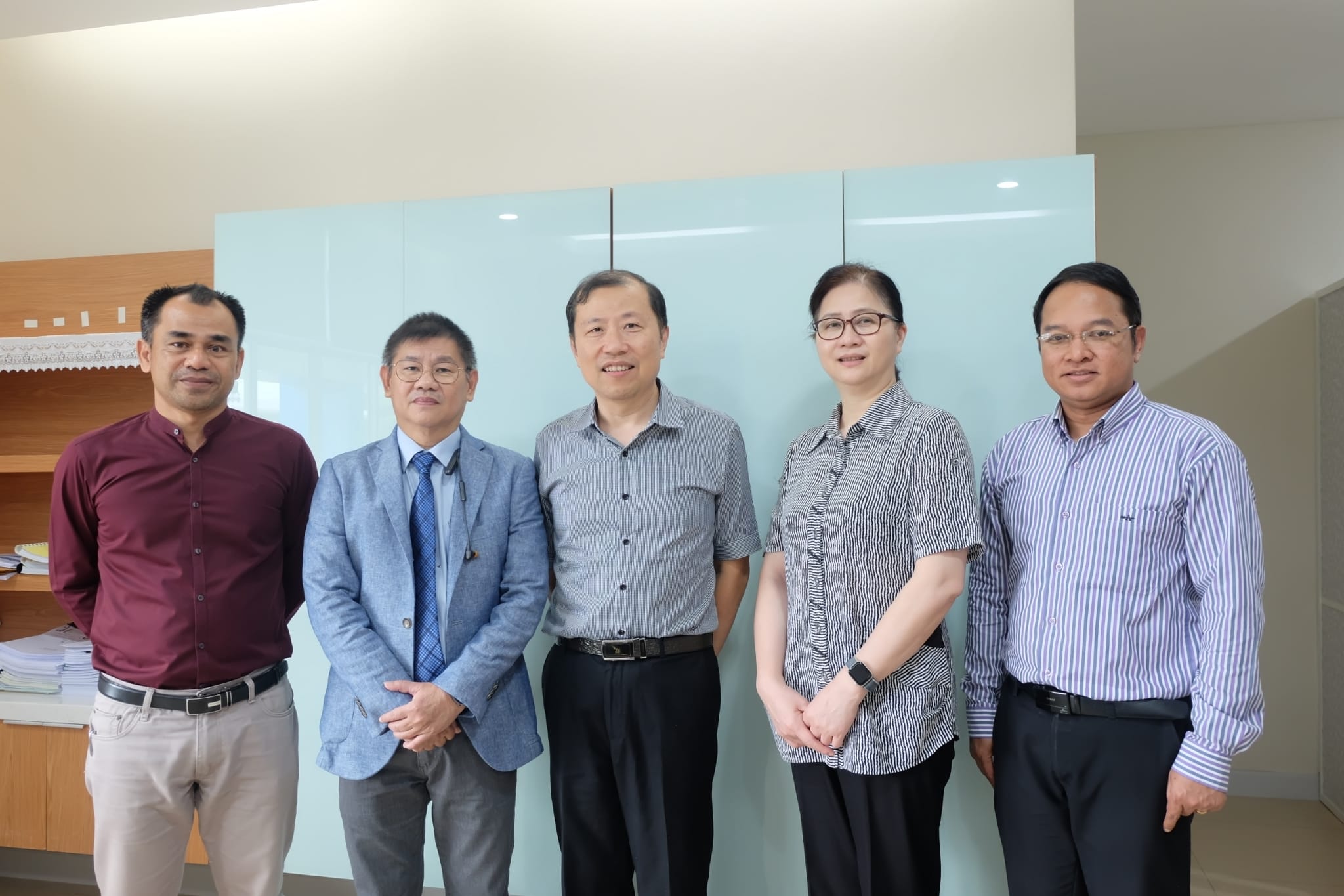 ต้อนรับ Dean for  International Relations, Prof.Hon-Man Lee, (Ph.D.)​ and​ Division Head​ Office​ of​ Inนักศึกษา​แลกเปลี่ยนจากมหาวิทยาลัย National​ Changhua​ University