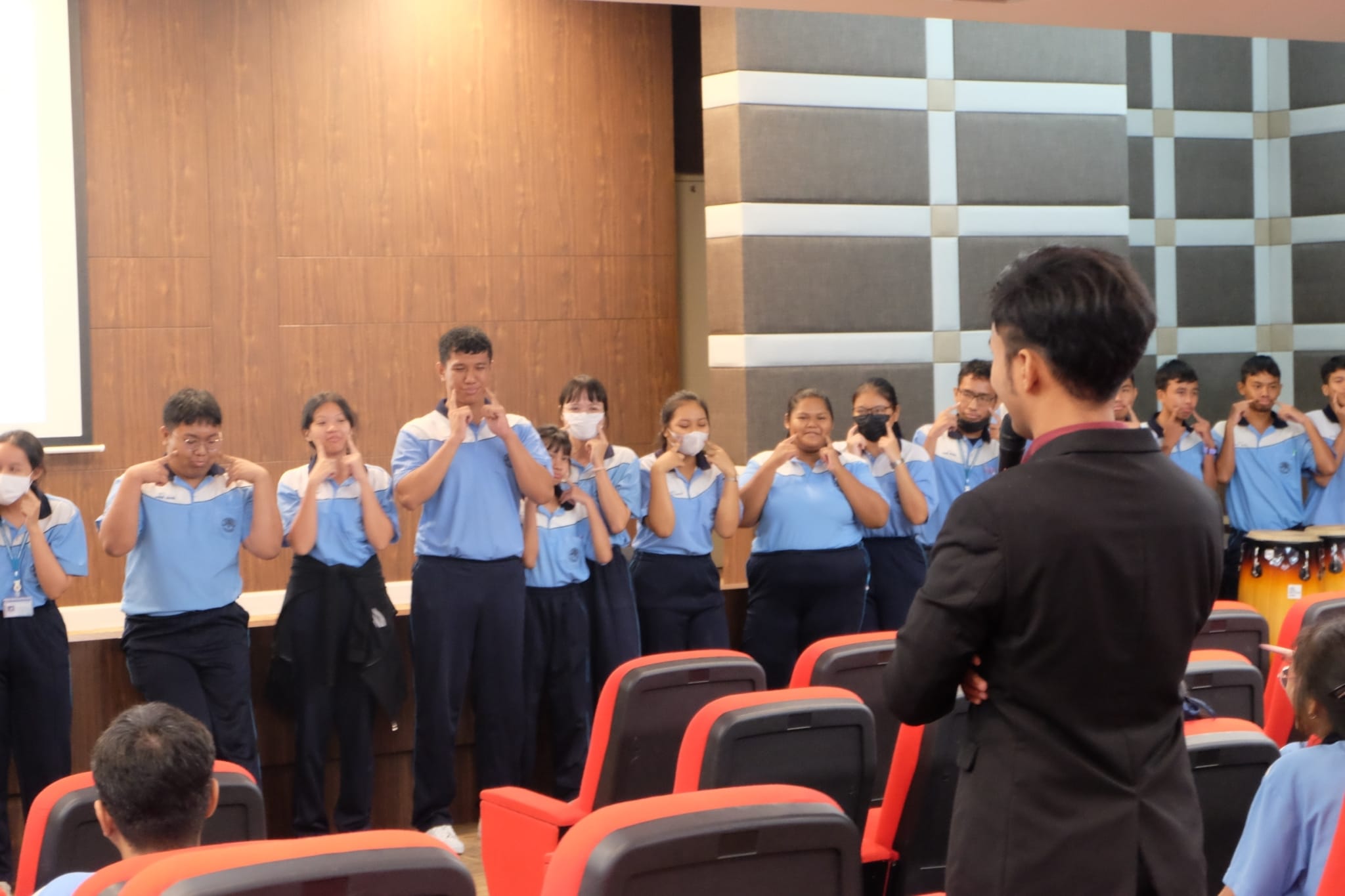 โครงการค่ายภาษาไทย “เสียง พื้นที่ ตัวตน : สร้างสรรค์พื้นที่ตัวตน By your voice”