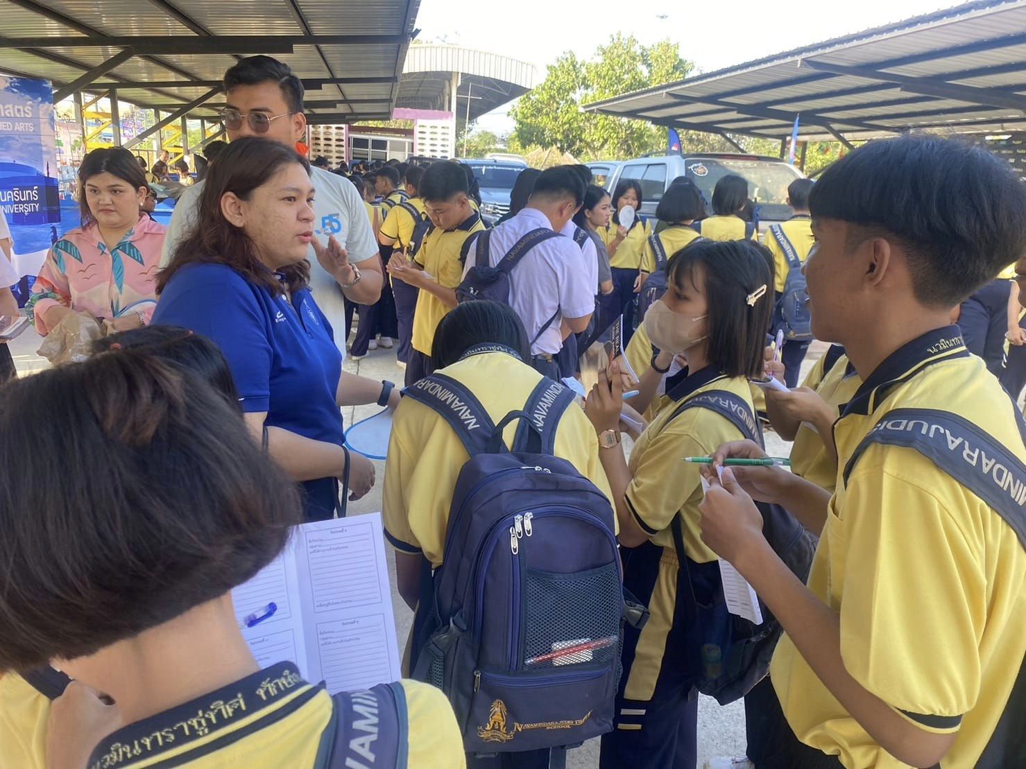 งานสื่อสารองค์กรเข้าร่วมโครงการนิทรรศการแนะแนว การศึกษาต่อ ณ โรงเรียนนวมินทราชูทิศ ทักษิณ