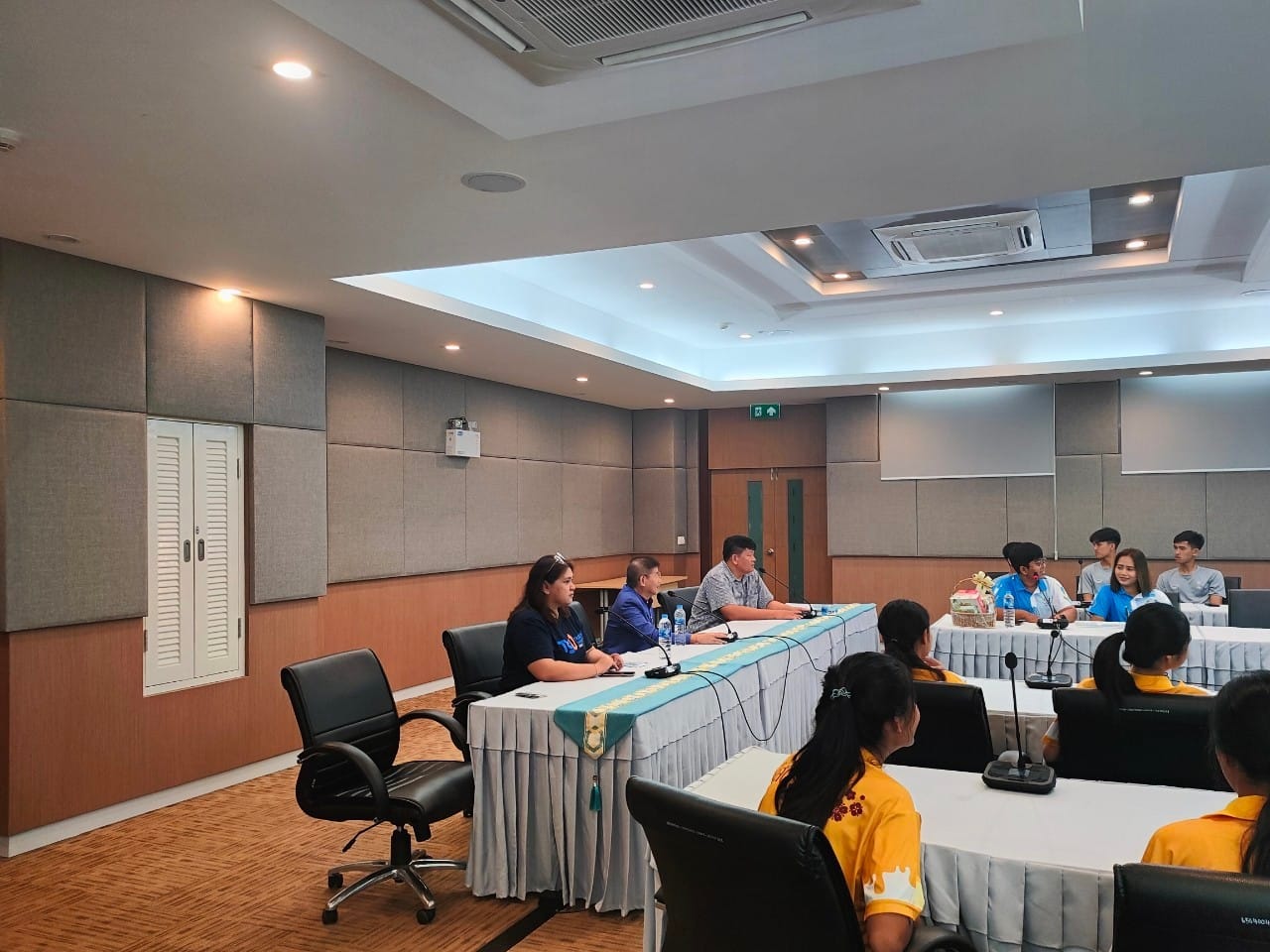แนะแนวการศึกษาต่อ เพื่อ เข้าสู่ระดับปริญญาตรี ให้นักเรียน โรงเรียนย่านตาขาวรัฐนูปถัมภ์ จ.ตรัง