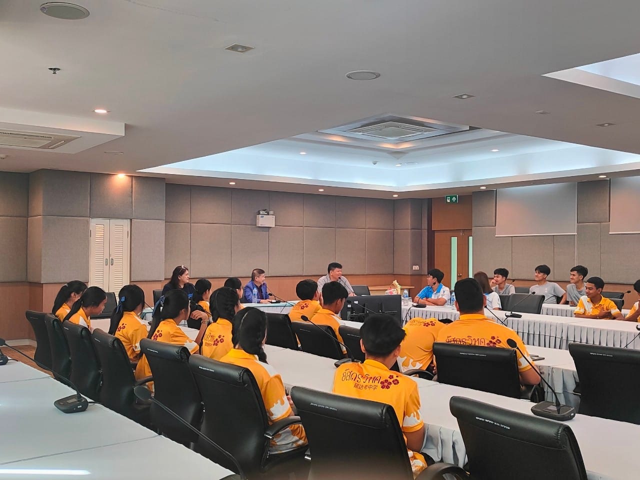 แนะแนวการศึกษาต่อ เพื่อ เข้าสู่ระดับปริญญาตรี ให้นักเรียน โรงเรียนย่านตาขาวรัฐนูปถัมภ์ จ.ตรัง