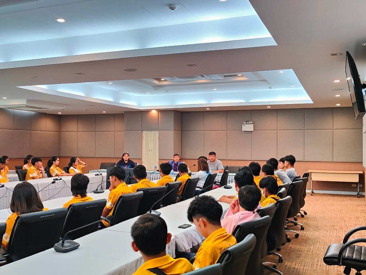 แนะแนวการศึกษาต่อ เพื่อ เข้าสู่ระดับปริญญาตรี ให้นักเรียน โรงเรียนย่านตาขาวรัฐนูปถัมภ์ จ.ตรัง