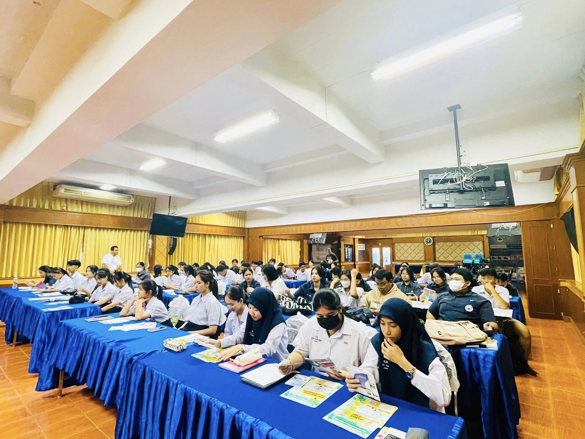 ตัวแทนคณะศึกษาศาสตร์ วิทยาเขตพัทลุง ออกพื้นที่ประชาสัมพันธ์หลักสูตร และแนะแนวการเข้าศึกษาต่อ