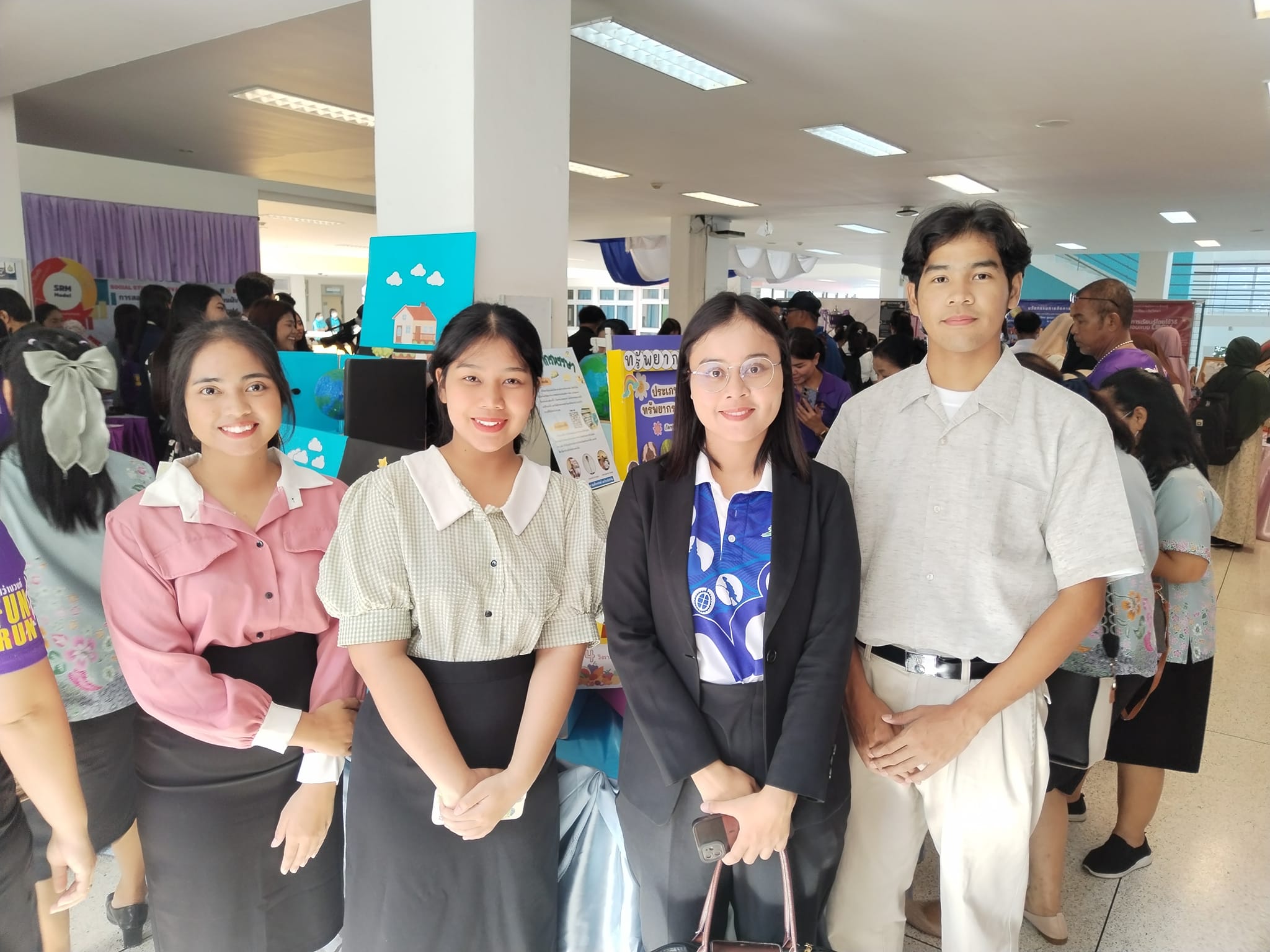 นิสิตสา​ขาการศึกษา​ การประถม​ศึกษา​  ร่วมจัด​แสดง​ผลงาน "เวทีวิชาการ​ มอ.ว.ครั้ง 1"