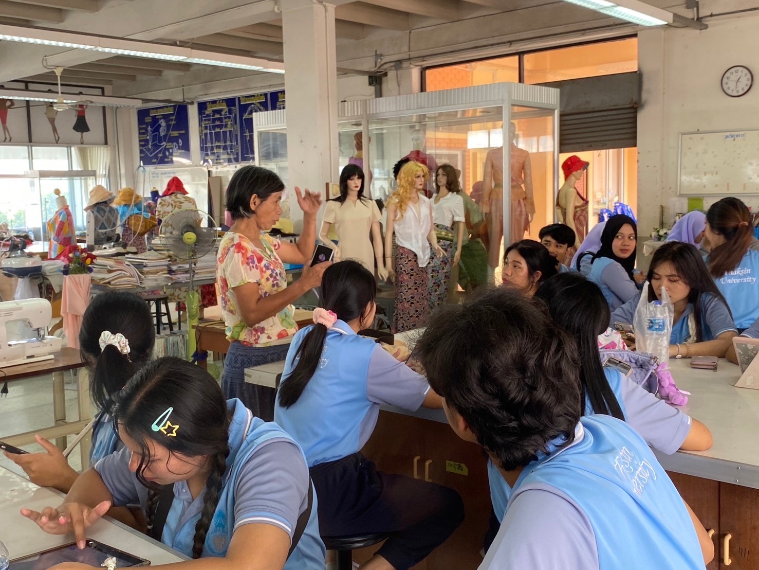 โครงการส่งเสริมทักษะการงานอาชีพ เเละสร้างเจตคติที่ดีต่อนิสิตครู
