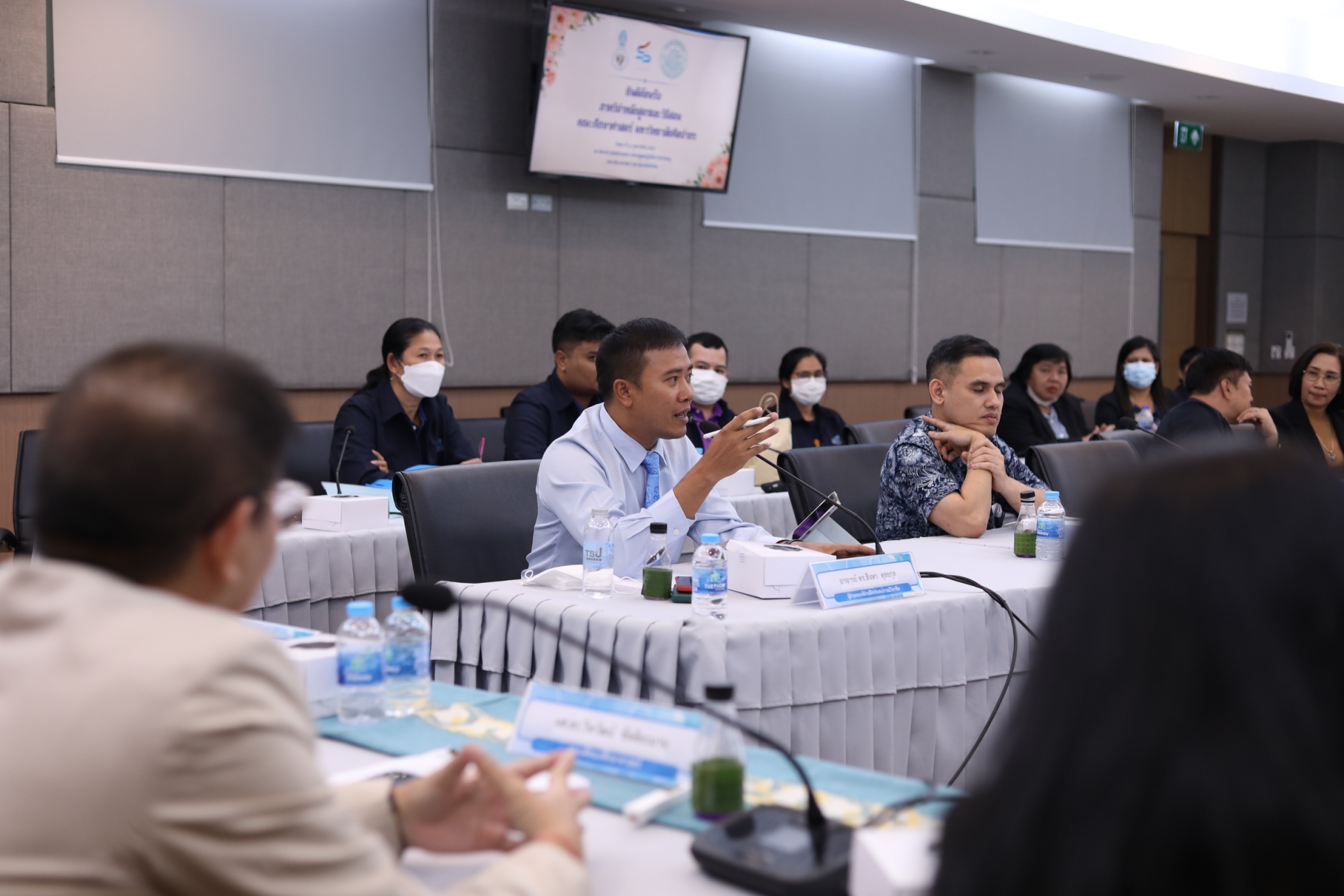 คณะผู้บริหาร คณาจารย์สาขาวิชาหลักสูตรและการสอนต้อนรับคณาจารย์ คณะศึกษาศาสตร์ มหาวิทยาลัยศิลปากร