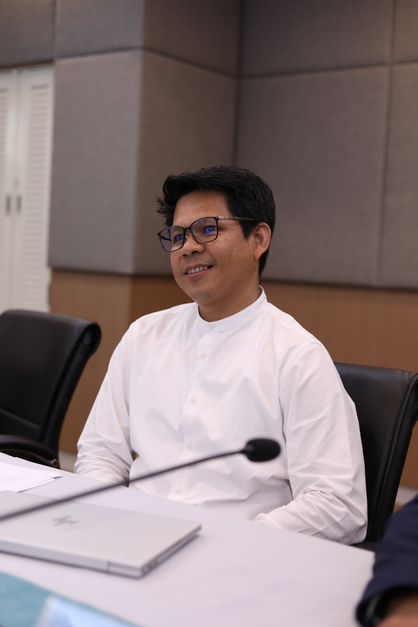 คณะผู้บริหาร คณาจารย์สาขาวิชาหลักสูตรและการสอนต้อนรับคณาจารย์ คณะศึกษาศาสตร์ มหาวิทยาลัยศิลปากร