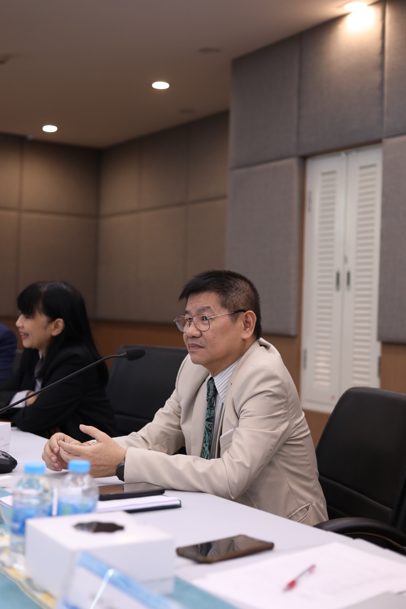 คณะผู้บริหาร คณาจารย์สาขาวิชาหลักสูตรและการสอนต้อนรับคณาจารย์ คณะศึกษาศาสตร์ มหาวิทยาลัยศิลปากร