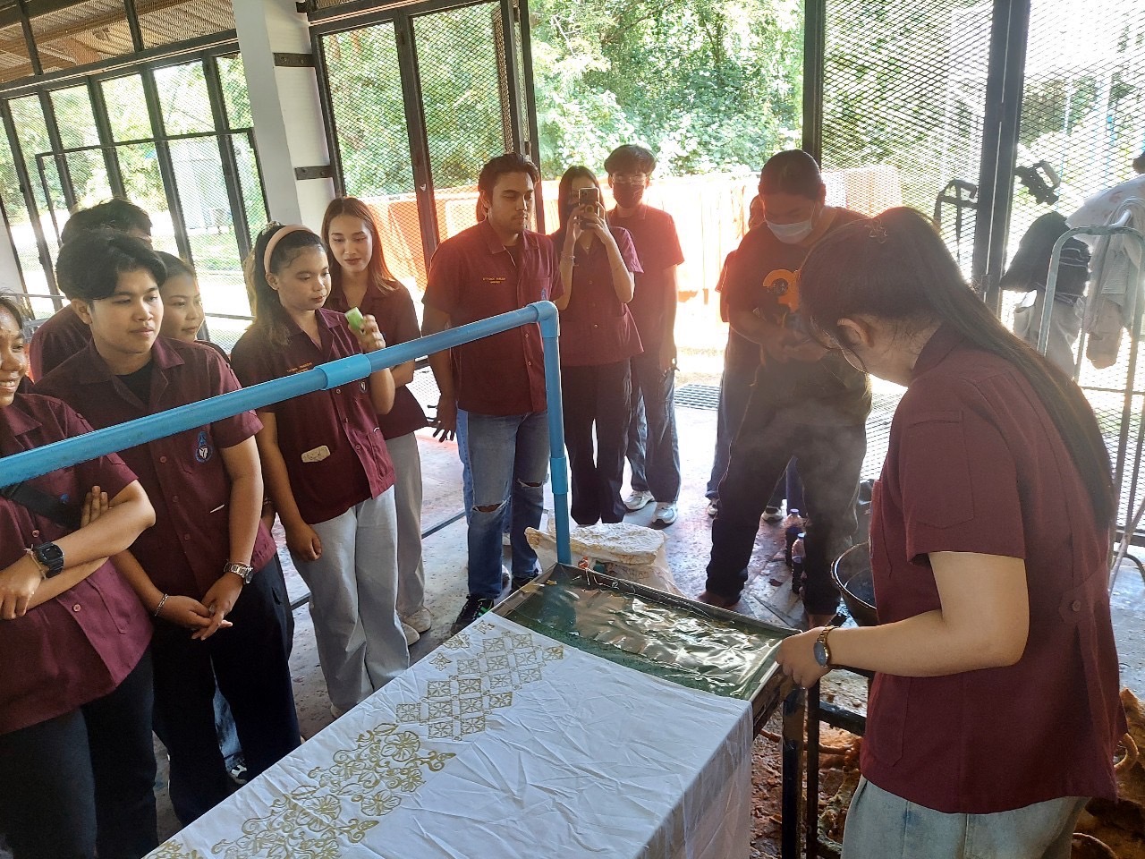 สาขาวิชาศิลปศึกษาด้นำนิสิตเข้าร่วม งานนิทรรศการศิลปนิพนธ์  ” จิ๊กซอว์ ต่าง เติม เต็ม ” ณ หอศิลป์ภาคใต้ ม.อ.ปัตตานี