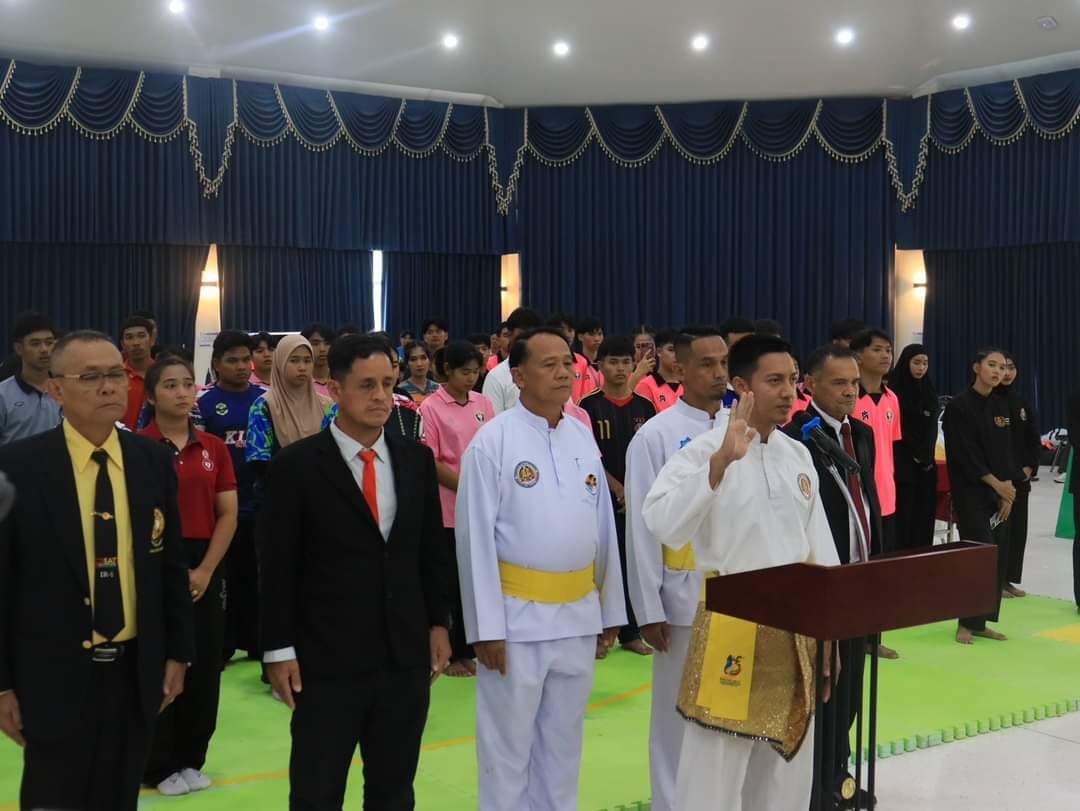 คณบดีและผู้บริหารคณะศึกษา​เข้าร่วมพิธีเปิด  การแข่งขันกีฬาปันจักสีลัต