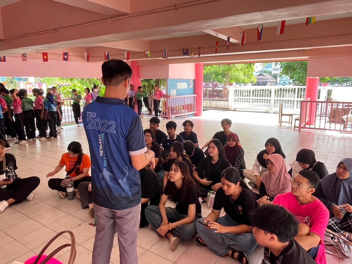 โครงการ: สอนน้อง แต้มสี  “ เติมฝัน แบ่งปันรอยยิ้มให้น้อง ”