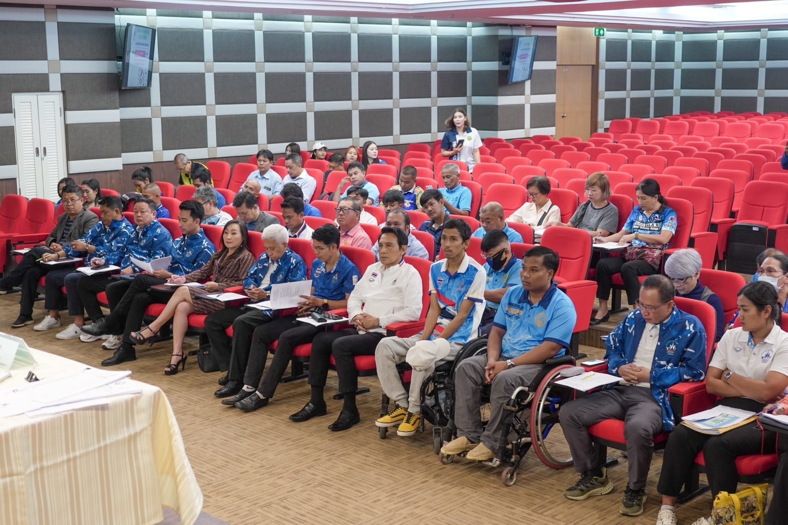 ผศ.ดร.วิทวัฒน์ ขัตติยะมานคณบดีคณะศึกษาศาสตร์​ ได้ให้การต้อนรับผู้เข้าร่วมการประชุมใหญ่สามัญประจำปี 2566 ของสมาคมกีฬาแห่งจังหวัดสงขลา
