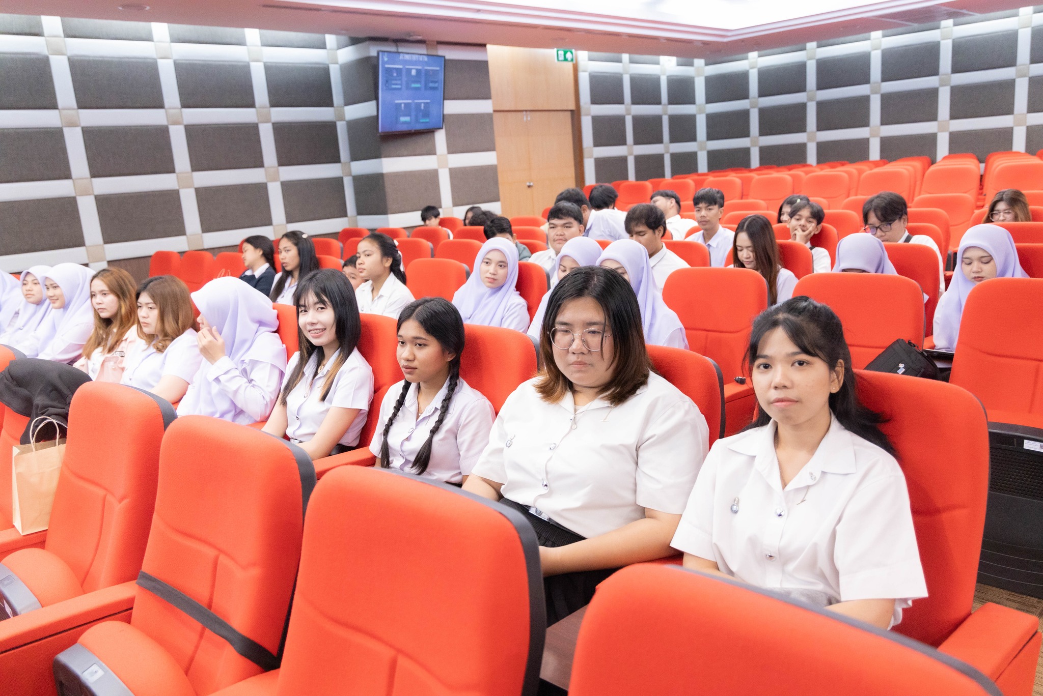 โครงการสัมมนาหลังฝึกประสบการณ์วิชาชีพ นิสิตวิชาเอกเทคโนโลยีและสื่อสารการศึกษา