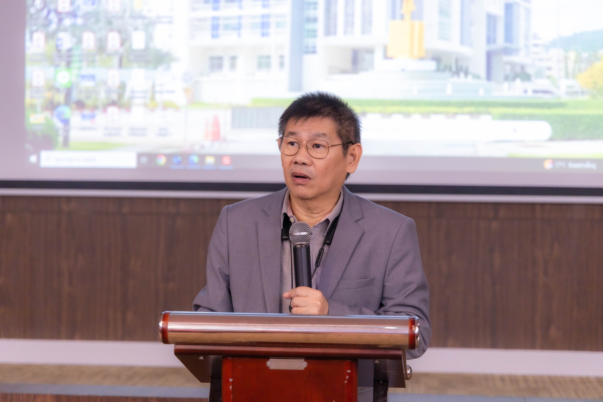โครงการสัมมนาหลังฝึกประสบการณ์วิชาชีพ นิสิตวิชาเอกเทคโนโลยีและสื่อสารการศึกษา