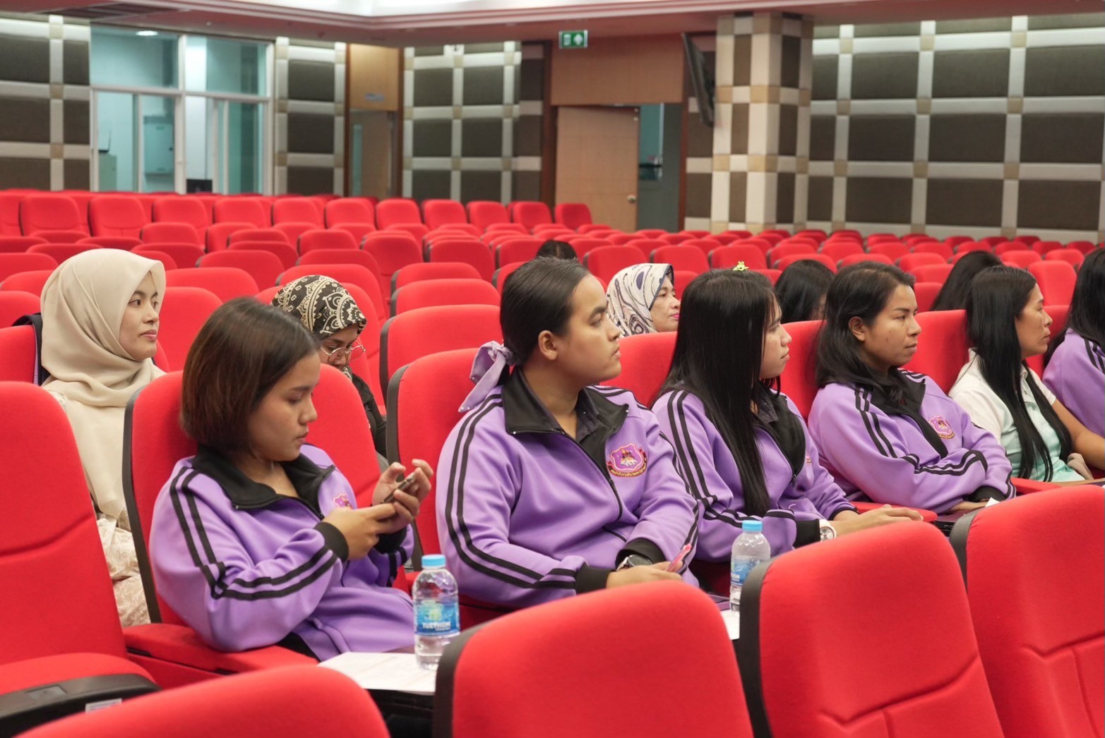 กิจกรรมเสริมทักษะเพิ่มเติม (Enrichment Program) "การจัดการศึกษาแบบพหุภาษาพหุวัฒนธรรม"