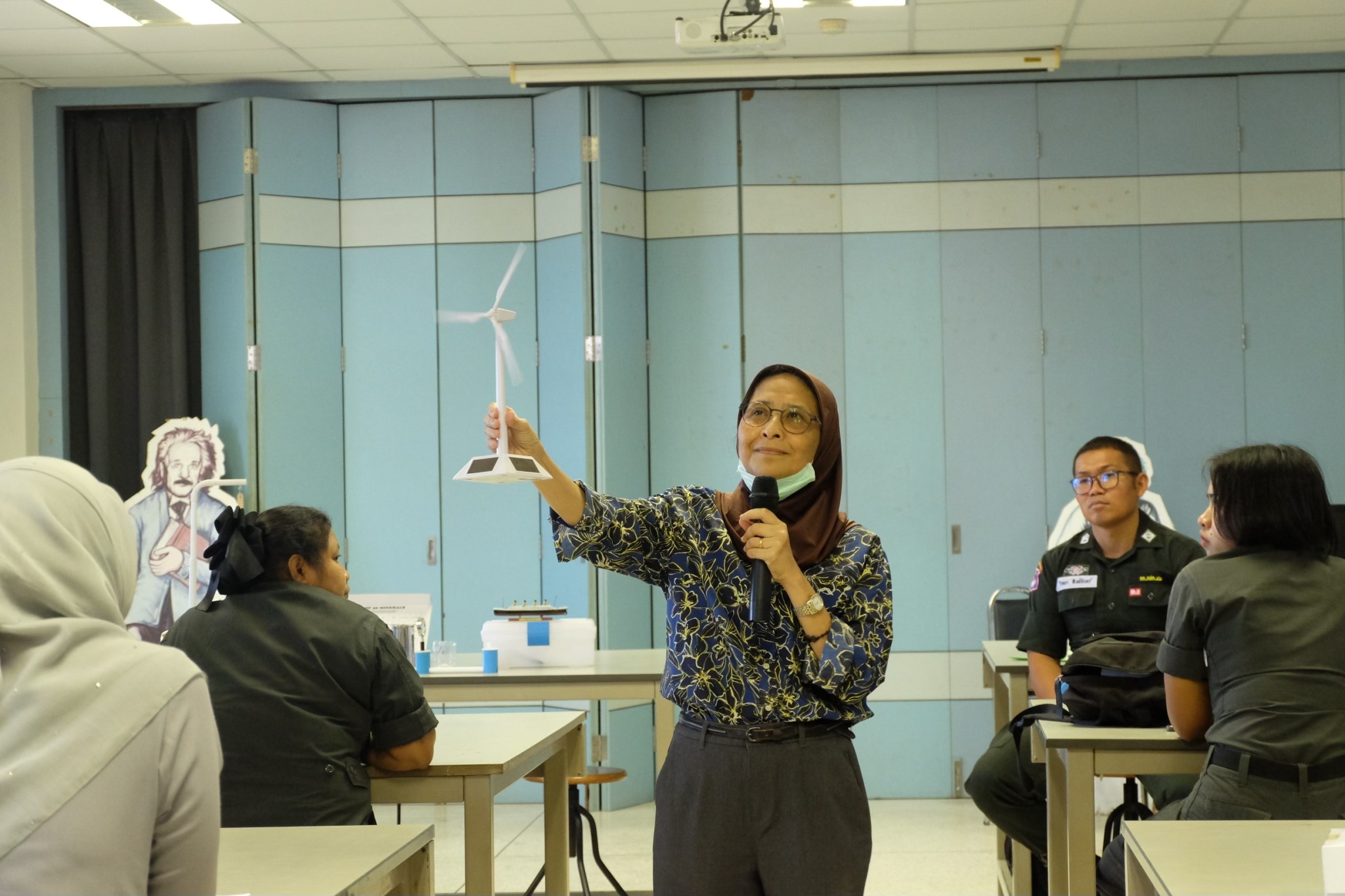 โครงการ“ส่งเสริมทักษะการจัดทำสื่อวิทยาศาสตร์อย่างง่ายของครูโรงเรียนตำรวจตระเวนชายแดนในสังกัดกองกำกับการตำรวจตระเวนชายแดนที่ 43”