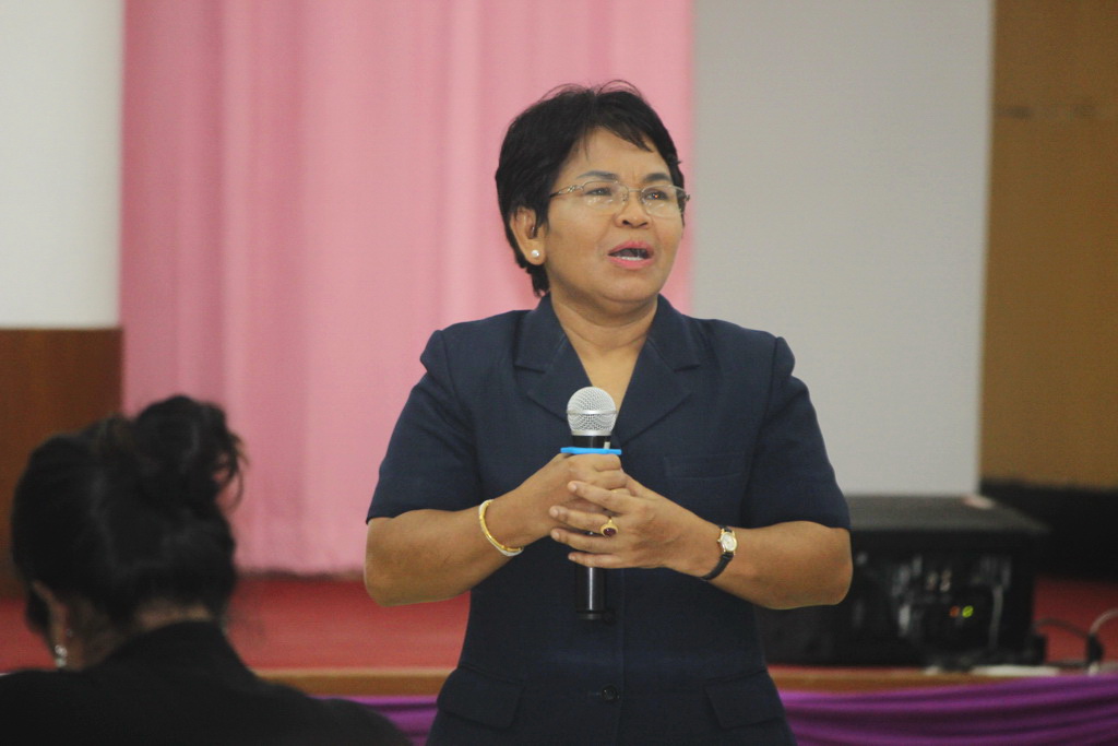 โครงการพัฒนาจรรยาบรรณวิชาชีพครูด้วยกระบวนการชุมชนการเรียนรู้ (E-PLC) และวิจัยในชั้นเรียนของนิสิตฝึกประสบการณ์วิชาชีพครูให้กับอาจารย์นิเทศก์