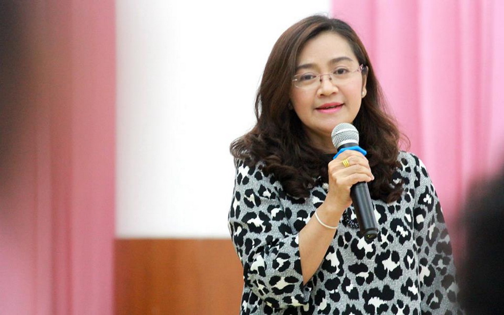 โครงการพัฒนาจรรยาบรรณวิชาชีพครูด้วยกระบวนการชุมชนการเรียนรู้ (E-PLC) และวิจัยในชั้นเรียนของนิสิตฝึกประสบการณ์วิชาชีพครูให้กับอาจารย์นิเทศก์