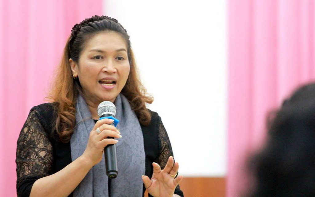 โครงการพัฒนาจรรยาบรรณวิชาชีพครูด้วยกระบวนการชุมชนการเรียนรู้ (E-PLC) และวิจัยในชั้นเรียนของนิสิตฝึกประสบการณ์วิชาชีพครูให้กับอาจารย์นิเทศก์