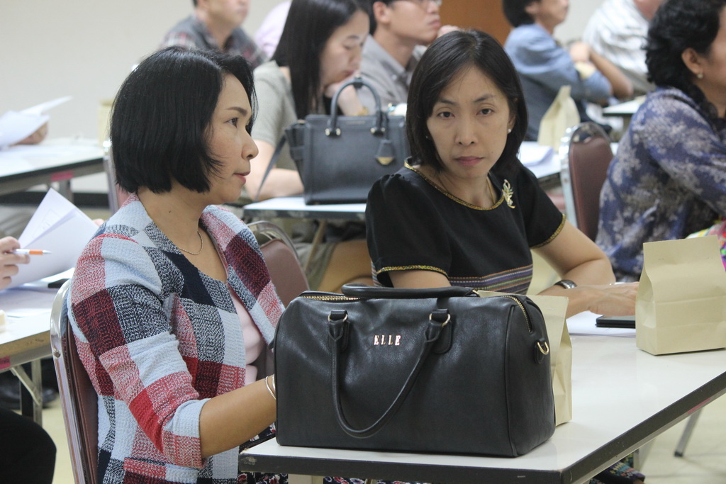 โครงการพัฒนาจรรยาบรรณวิชาชีพครูด้วยกระบวนการชุมชนการเรียนรู้ (E-PLC) และวิจัยในชั้นเรียนของนิสิตฝึกประสบการณ์วิชาชีพครูให้กับอาจารย์นิเทศก์