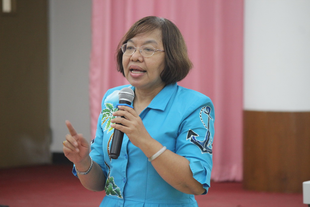 โครงการพัฒนาจรรยาบรรณวิชาชีพครูด้วยกระบวนการชุมชนการเรียนรู้ (E-PLC) และวิจัยในชั้นเรียนของนิสิตฝึกประสบการณ์วิชาชีพครูให้กับอาจารย์นิเทศก์
