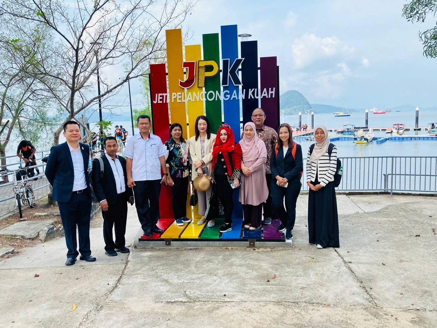 สาขาการบริหารการศึกษา ไปศึกษาดูการบริหารงาน 6 โรงเรียนในประเทศ มาเลเซีย