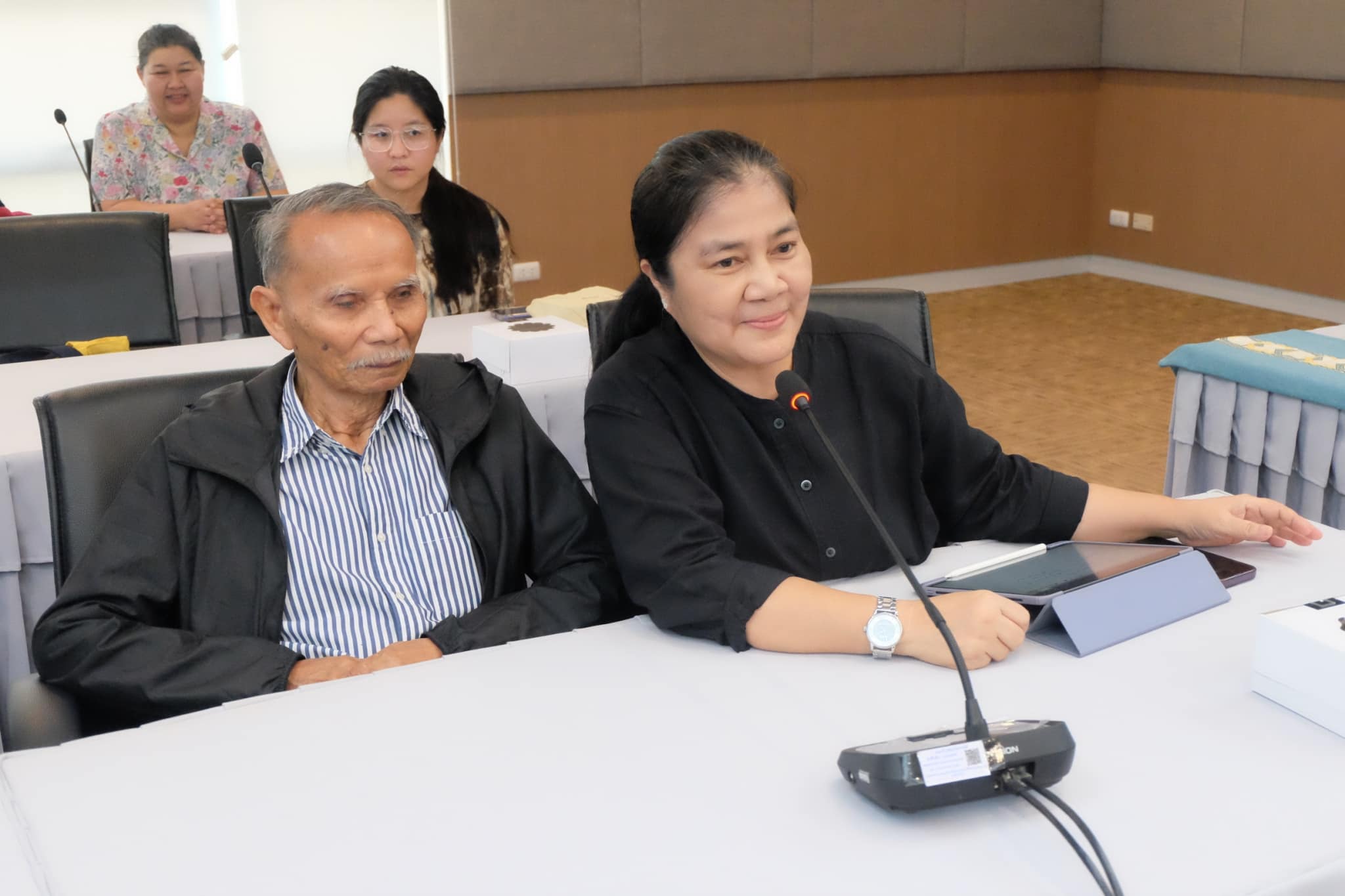 ยินดีต้อนรับ คณะศึกษาศาสตร์ มหาวิทยาลัยบูรพา  เพื่อแลกเปลี่ยนเรียนรุ้ด้านการพัฒนาหลักสูตรและการจัดการเรียนรู้เแบบ Active Learning