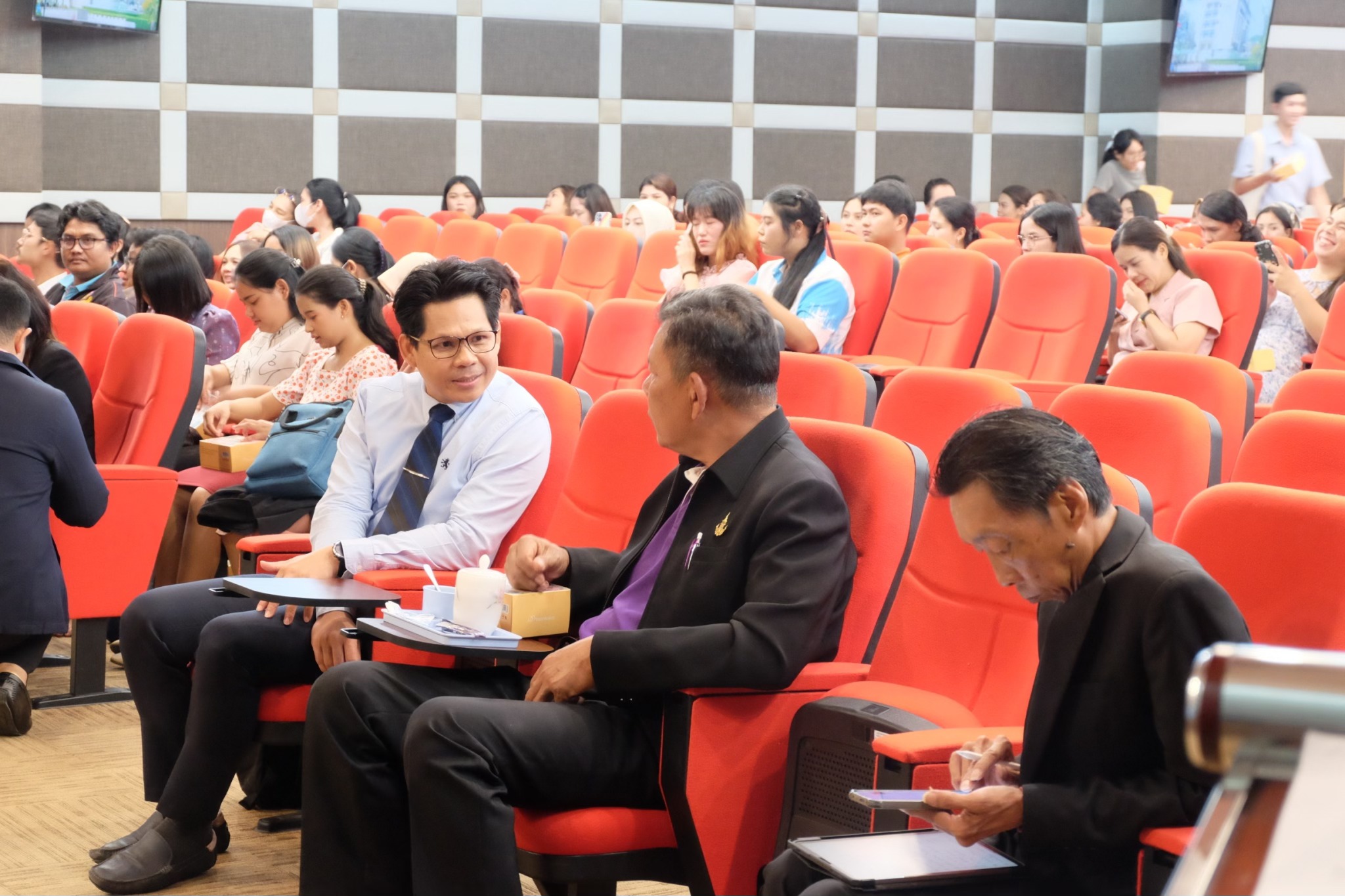 โครงการเติมเต็มทักษะความเป็นครูและพัฒนาบุคลิกภาพที่ดีสำหรับครู ของนิสิตหลักสูตรประกาศนียบัตรบัณฑิต สาขาวิชาวิชาชีพครู