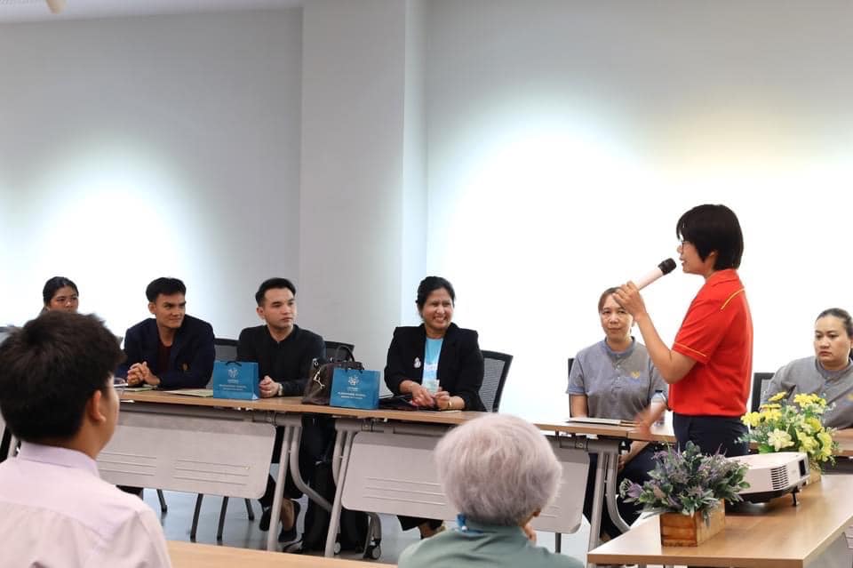 นิสิตหลักสูตร กศ.ม สาขาวิชาการวิจัยและประเมิน และ นิสิตกศ.บ สาขาวิชาการวัดและประเมินทางการศึกษา ศึกษาดูงาน ณ โรงเรียนปลูกปัญญา นครราชสีมา