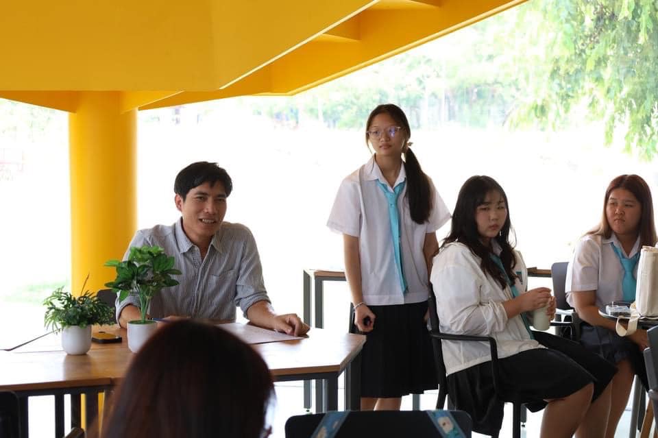 นิสิตหลักสูตร กศ.ม สาขาวิชาการวิจัยและประเมิน และ นิสิตกศ.บ สาขาวิชาการวัดและประเมินทางการศึกษา ศึกษาดูงาน ณ โรงเรียนปลูกปัญญา นครราชสีมา