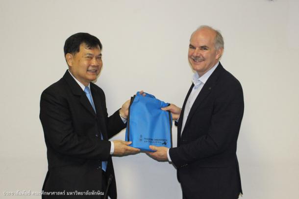 การแลกเปลี่ยนเรียนรู้การปฏิรูปการศึกษา  และการพัฒนาครูกับศาสตราจารย์อาคันตุกะ จากประเทศฟินแลนด์