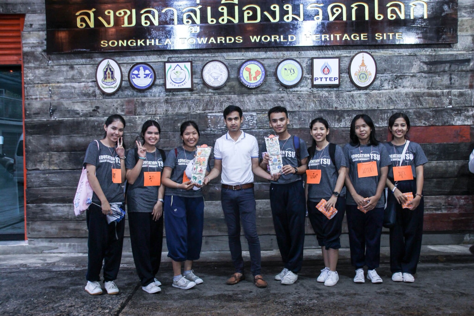สโมสรนิสิตคณะศึกษาศาสตร์ ได้จัดโครงการ “ย้อนรอยเมืองสองเล ต้องมนต์เสน่ห์แดนสิงขร”