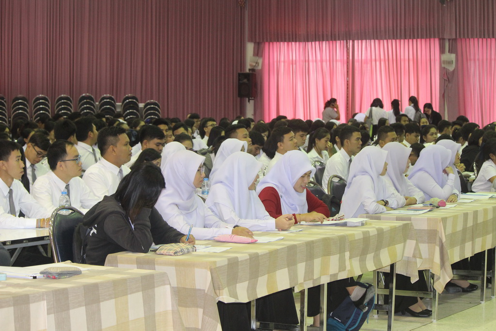 โครงการสัมมนานิสิตระหว่างปฏิบัติการสอนในสถานศึกษา ประจำภาคเรียนปลาย สำหรับนิสิตหลักสูตรการศึกษาบัณฑิต (หลักสูตร 5 ปี) ปีการศึกษา 2560