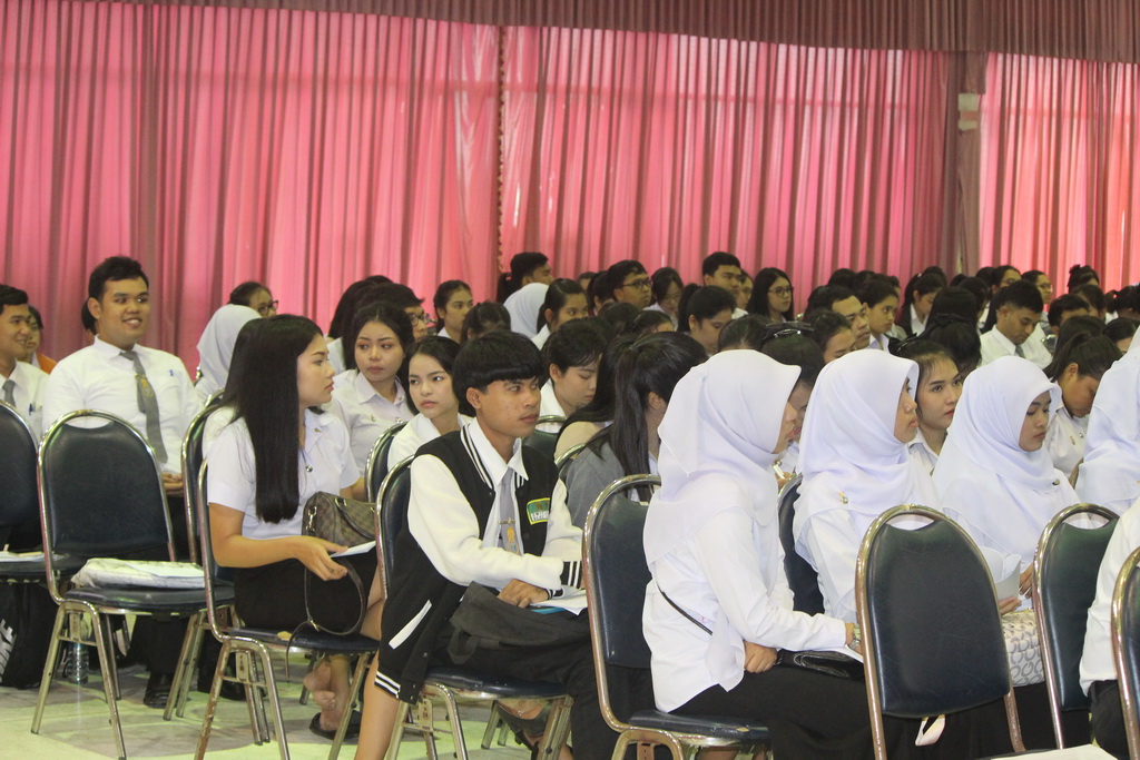 โครงการสัมมนานิสิตระหว่างปฏิบัติการสอนในสถานศึกษา ประจำภาคเรียนปลาย สำหรับนิสิตหลักสูตรการศึกษาบัณฑิต (หลักสูตร 5 ปี) ปีการศึกษา 2560