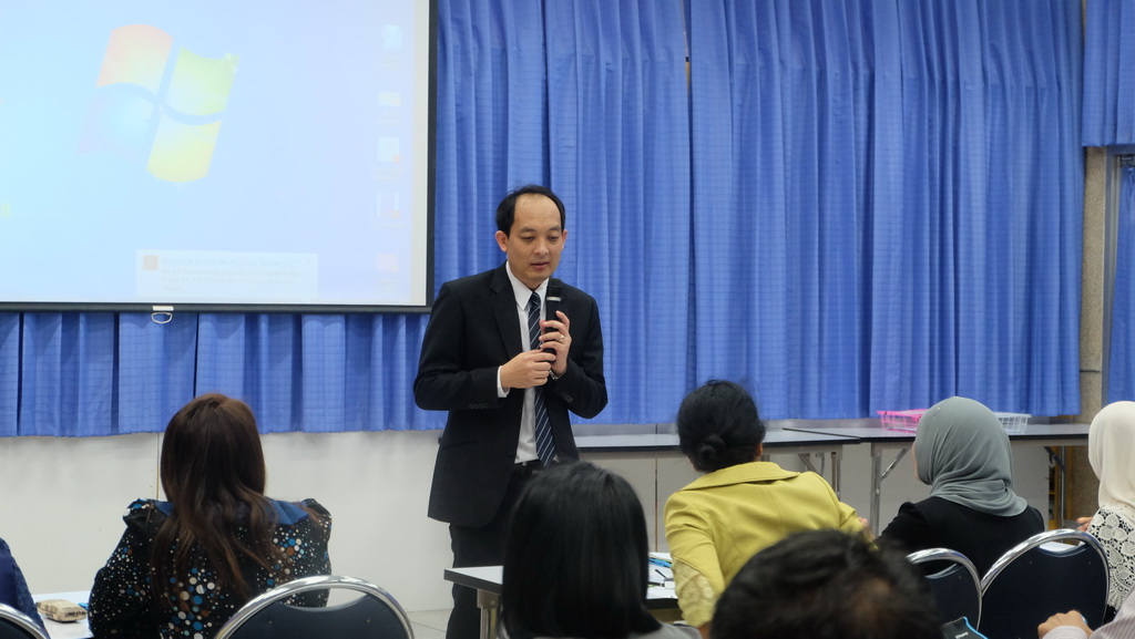 โครงการพัฒนาข้าราชการครูและบุคลากรทางการศึกษาก่อนแต่งตั้งให้มีและเลื่อนเป็นวิทยฐานะชำนาญการพิเศษ รุ่นที่ 100