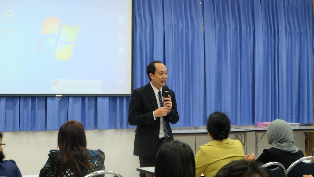 โครงการพัฒนาข้าราชการครูและบุคลากรทางการศึกษาก่อนแต่งตั้งให้มีและเลื่อนเป็นวิทยฐานะชำนาญการพิเศษ รุ่นที่ 100