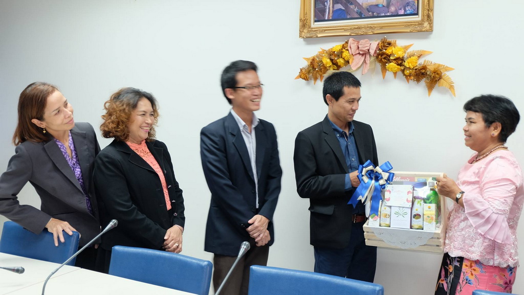 มอบกระเช้าของขวัญอวยพรปีใหม่ 2561