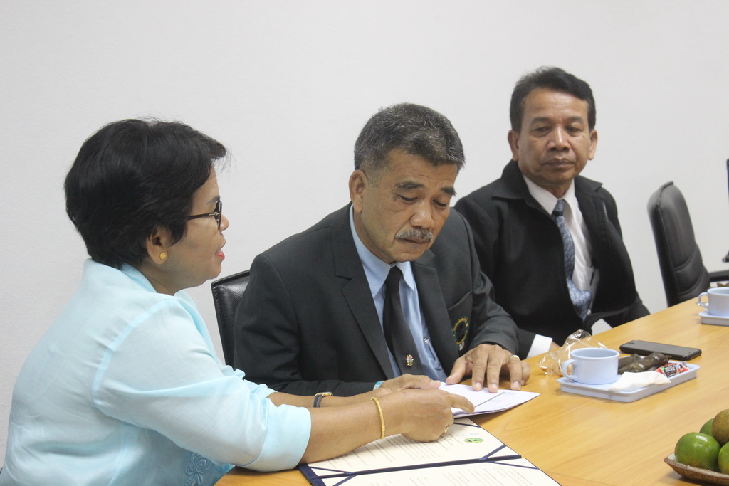 การลงนามบันทึกข้อตกลงความร่วมมือทางวิชาการ ระหว่างคณะศึกษาศาสตร์ มหาวิทยาลัยทักษิณ กับ โรงเรียนโยธินบำรุง สำนักงานเขตพื้นที่การศึกษามัธยมศึกษา เขต 12