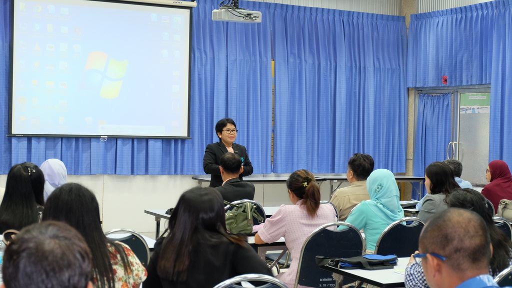 โครงการพัฒนาข้าราชการครูและบุคลากรทางการศึกษาก่อนแต่งตั้งให้มีและเลื่อนเป็นวิทยฐานะชำนาญการพิเศษ รุ่นที่ 104