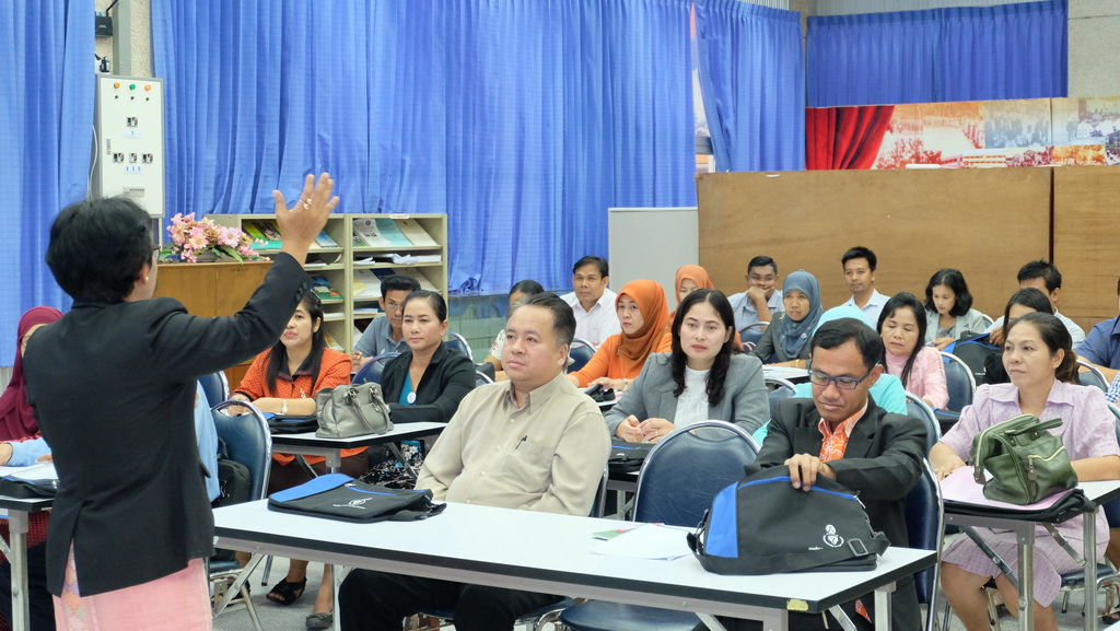 โครงการพัฒนาข้าราชการครูและบุคลากรทางการศึกษาก่อนแต่งตั้งให้มีและเลื่อนเป็นวิทยฐานะชำนาญการพิเศษ รุ่นที่ 104